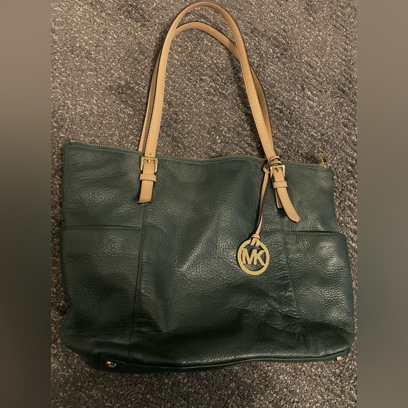 Michael Kors Purse - Picture 1 of 4